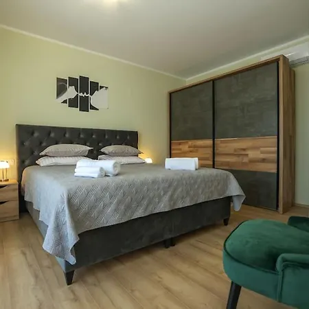 Willa Adriana *